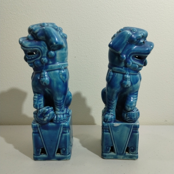 Vintage Pair of Chinese Turquoise Blue Glazed Ceramic 8” Foo Dog Figurines - Picture 3 of 10